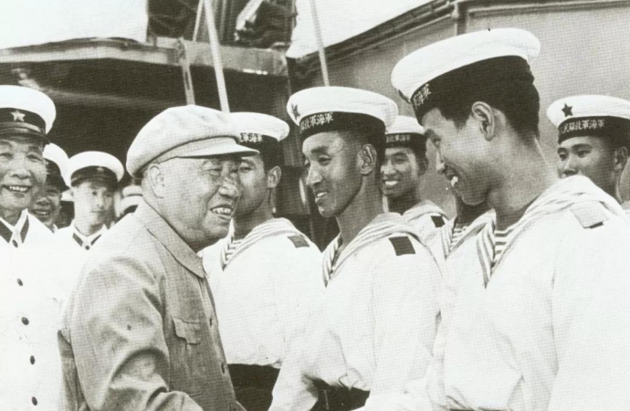 人民海军，生日快乐！